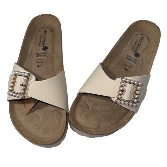 BIO GREEN Made in Spain Beige Big Tonal Pearl suede Buckle Slide Sandals SZ/9-40 - Picture 13 of 16